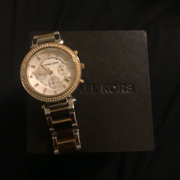 Michael Kors Accessories - Michael Kors